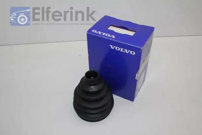 CV Joint wheel cover Volvo V70